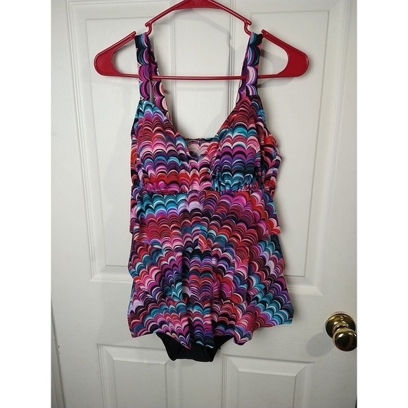 Croft And Barrow One Piece Multicolor Rainbow Adjust Strap Swimsuit. Size 10 - Picture 1 of 13